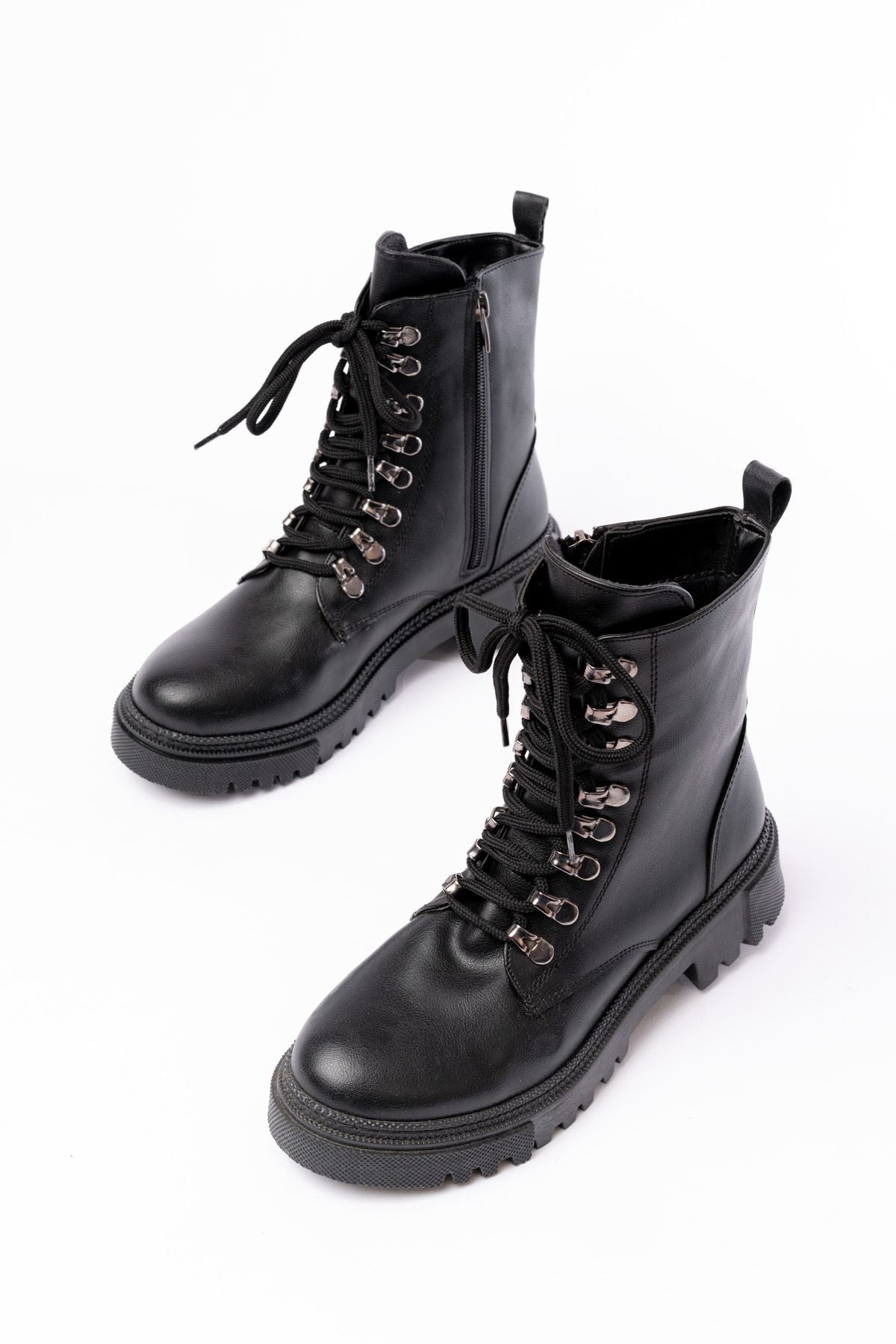 Dervin Siyah Mat Deri Bağcıklı Fermuarlı Günlük Kadın Bot