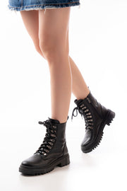 Dervin Siyah Mat Deri Bağcıklı Fermuarlı Günlük Kadın Bot