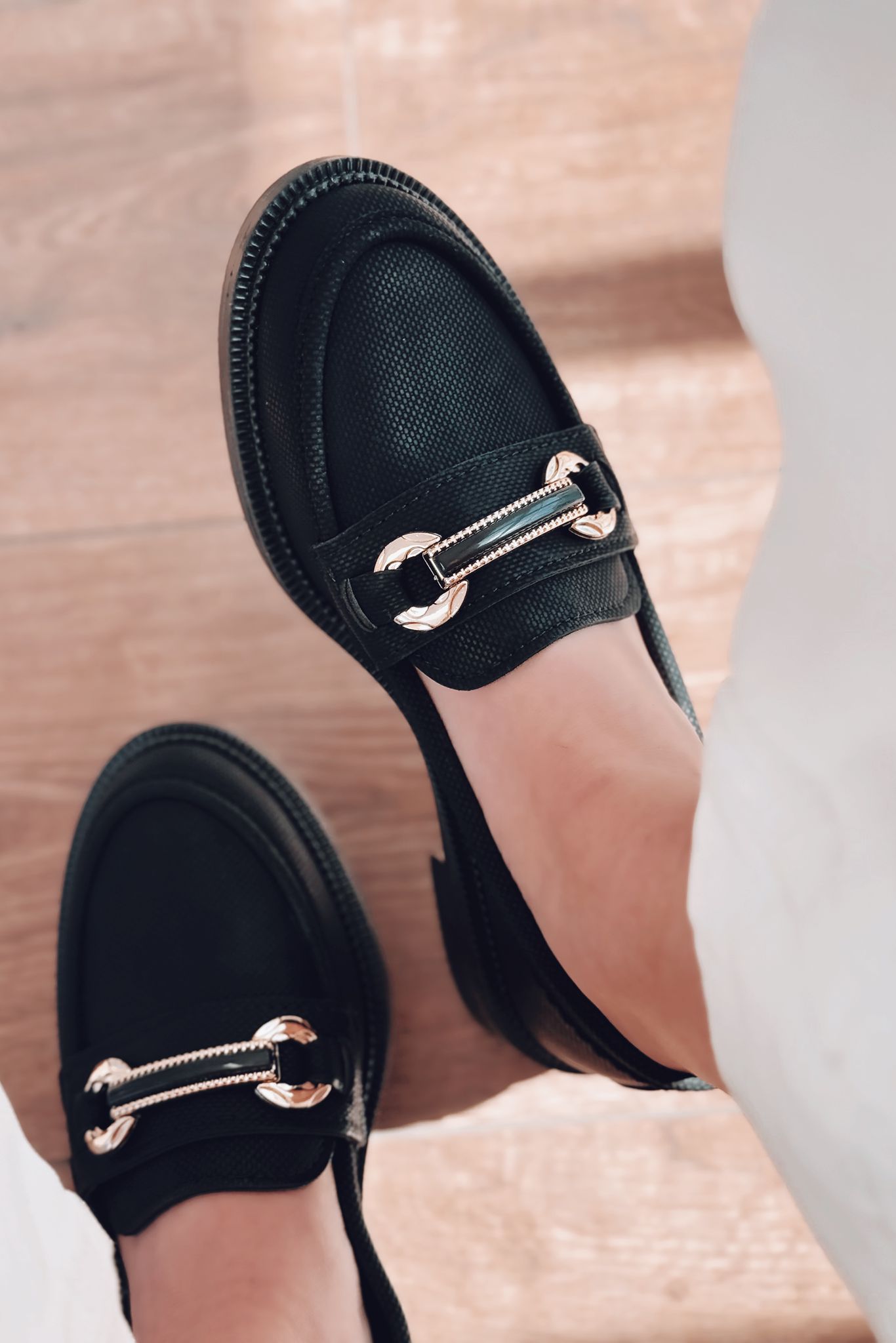 Duvra Nubuk Siyah Gold Toka Detaylı Kadın Loafer - ILOVESHOES