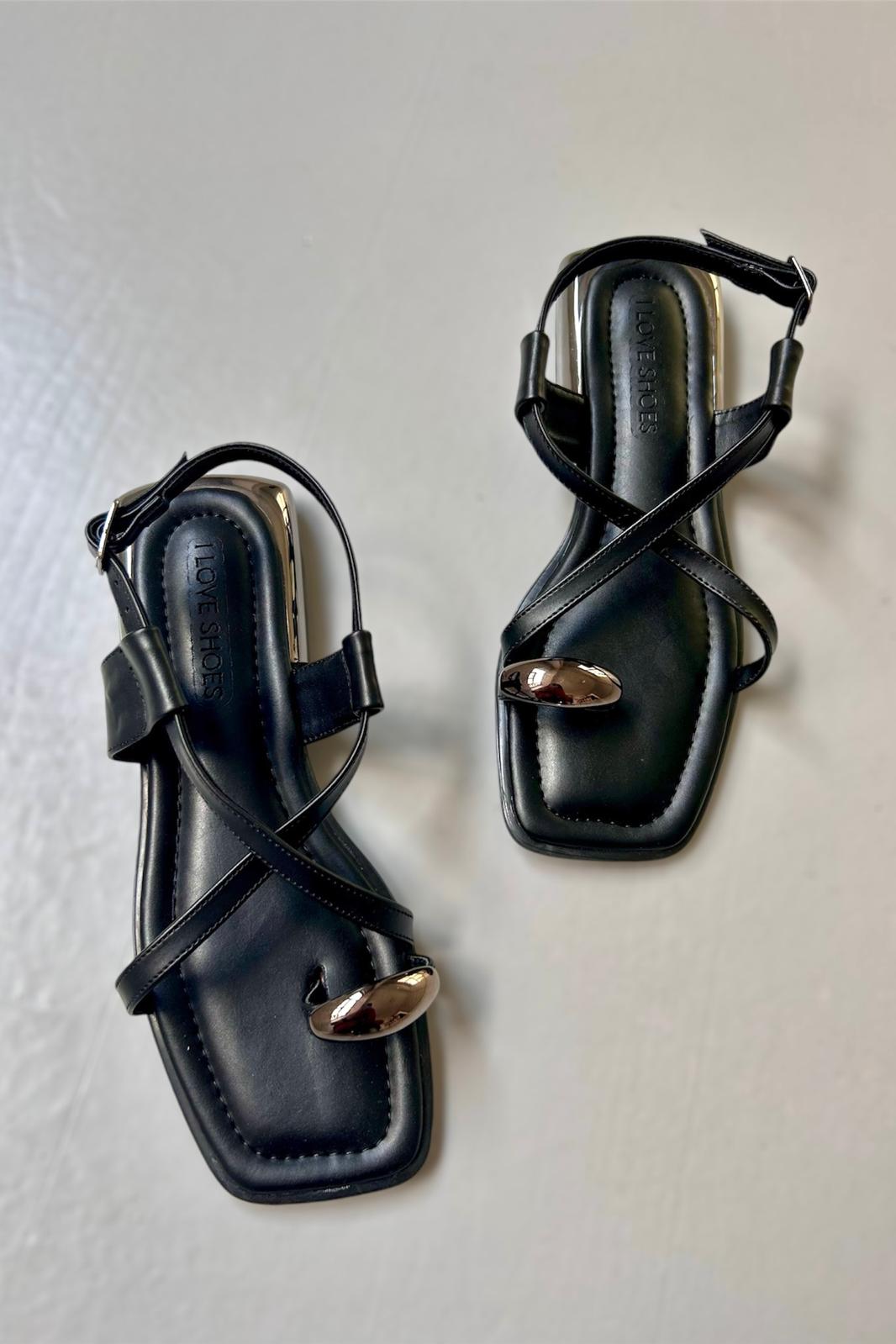 Sewons Mat Deri Toka Detaylı Kadın Sandalet Siyah - ILOVESHOES