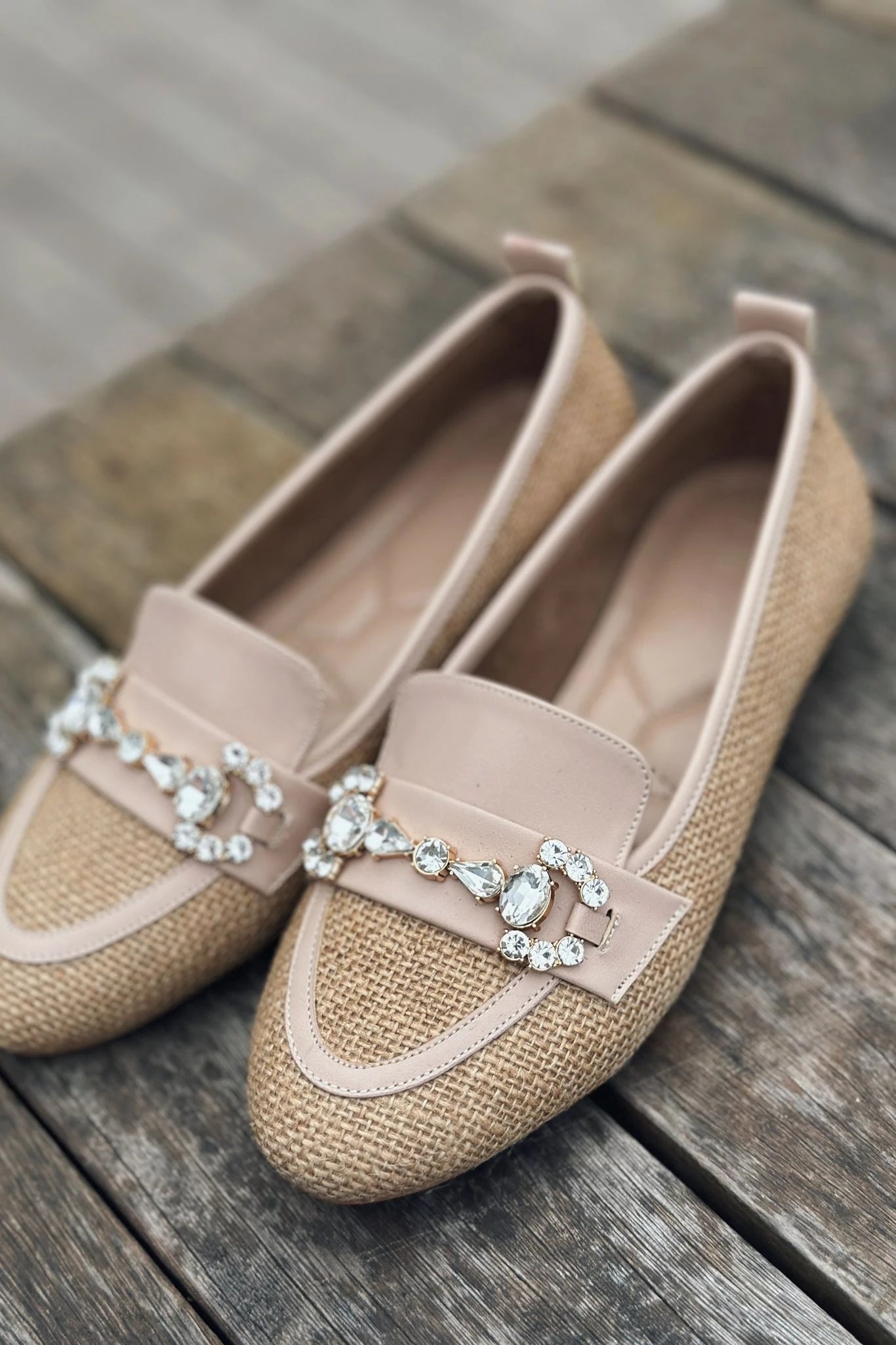 Pore Hasır Taş Detaylı Kadın Loafer Bej
