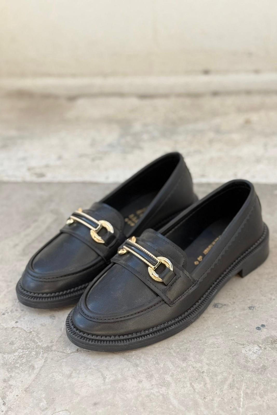 Duvra Mat Deri Siyah Gold Toka Detaylı Kadın Loafer - ILOVESHOES
