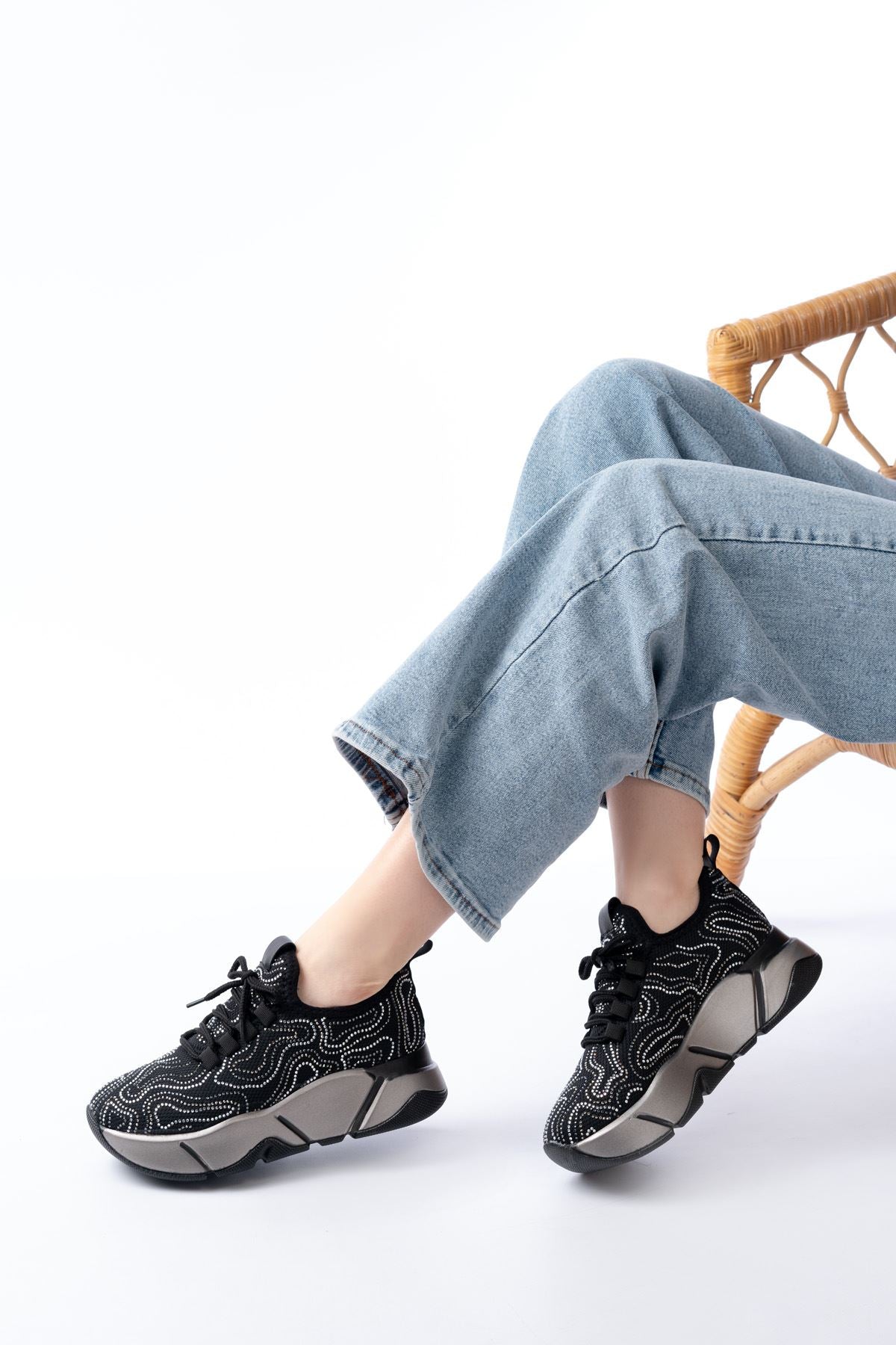 Eralyn File Siyah Taş Detaylı Kadın Spor Ayakkabı