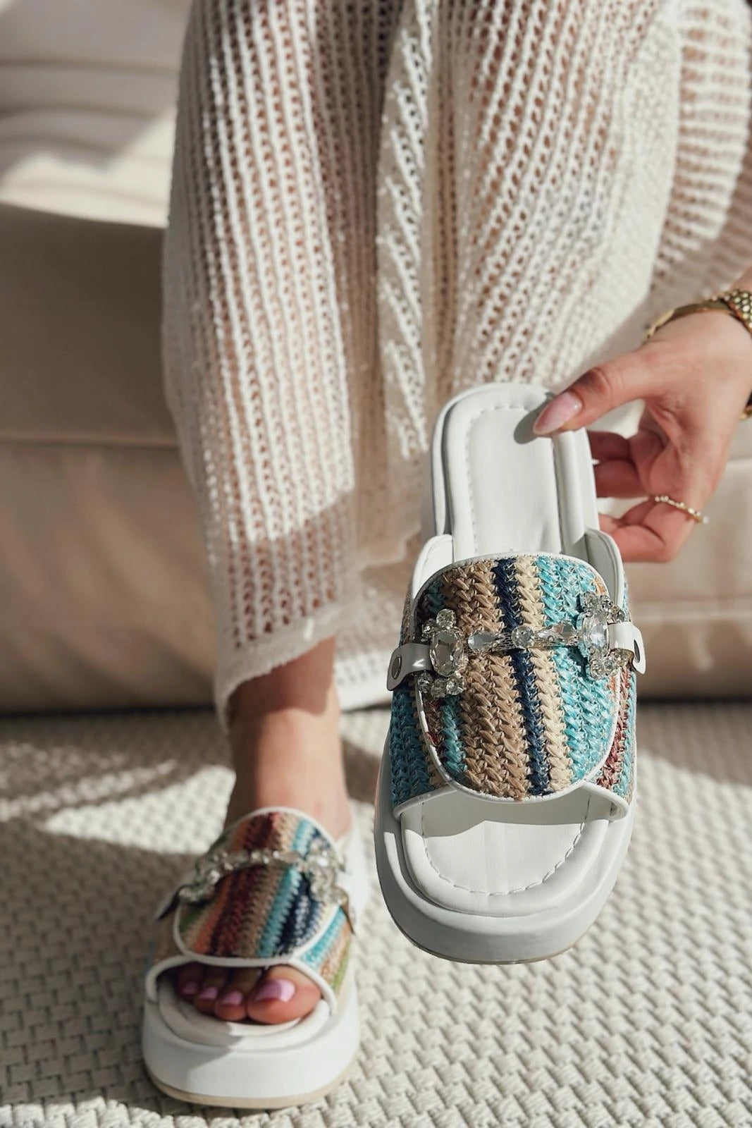 Nilossa Mat Deri Taş Detaylı Kadın Terlik Beyaz