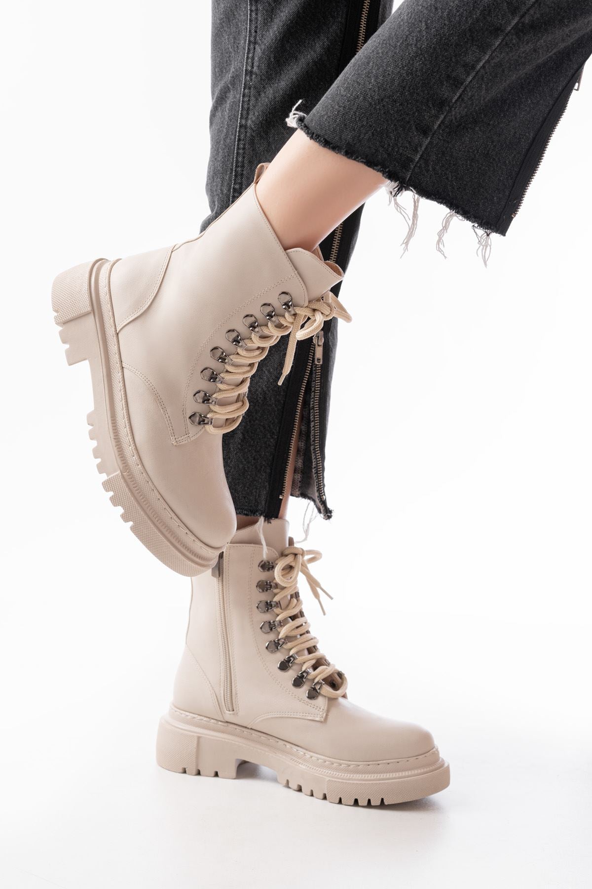 Dervin Bej Bağcıklı Fermuarlı Günlük Kadın Bot