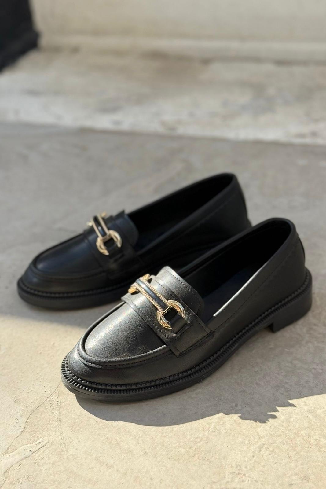 Duvra Mat Deri Siyah Gold Toka Detaylı Kadın Loafer - ILOVESHOES