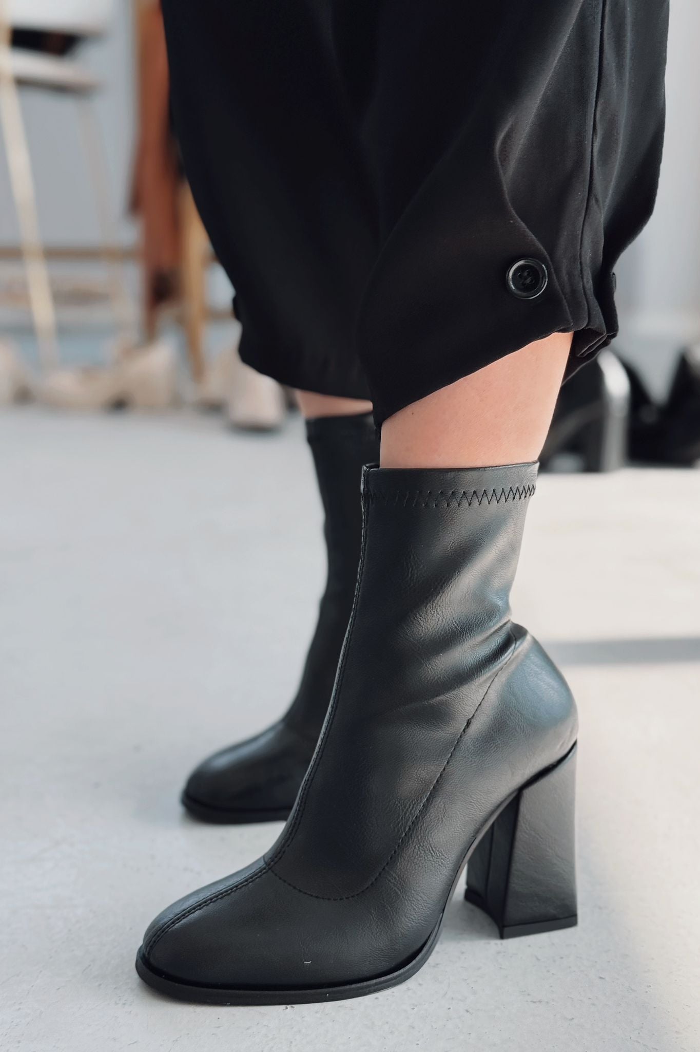 Senra Kadın Topuklu Streç Bot Siyah Mat Deri - ILOVESHOES