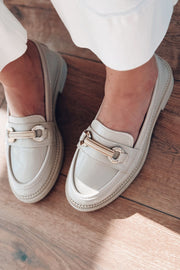 Duvra Rugan Bej Gold Toka Detaylı Kadın Loafer - ILOVESHOES