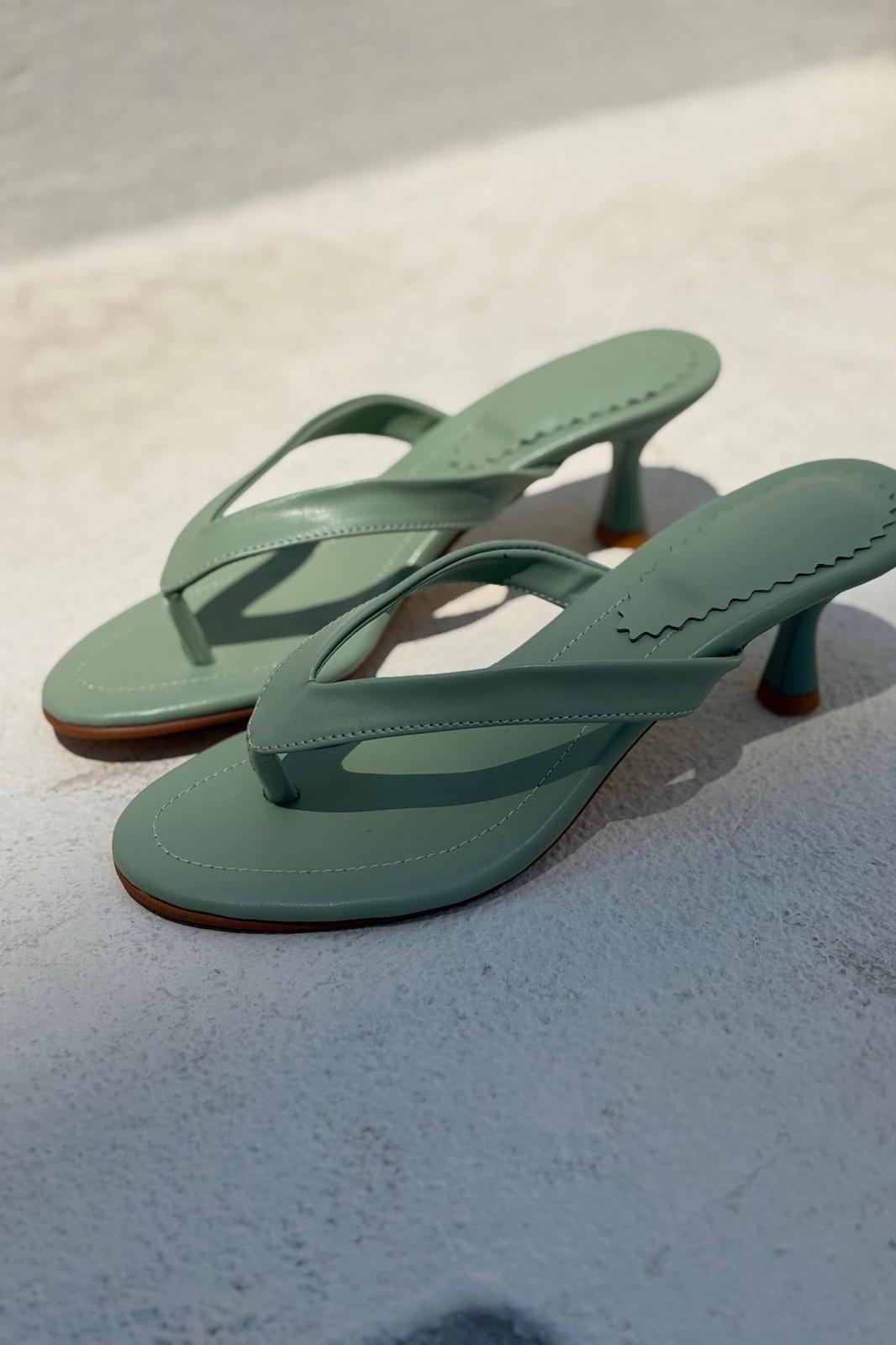 Ponya Mat Deri Su Yeşili Parmak Arası Topuklu Terlik - ILOVESHOES