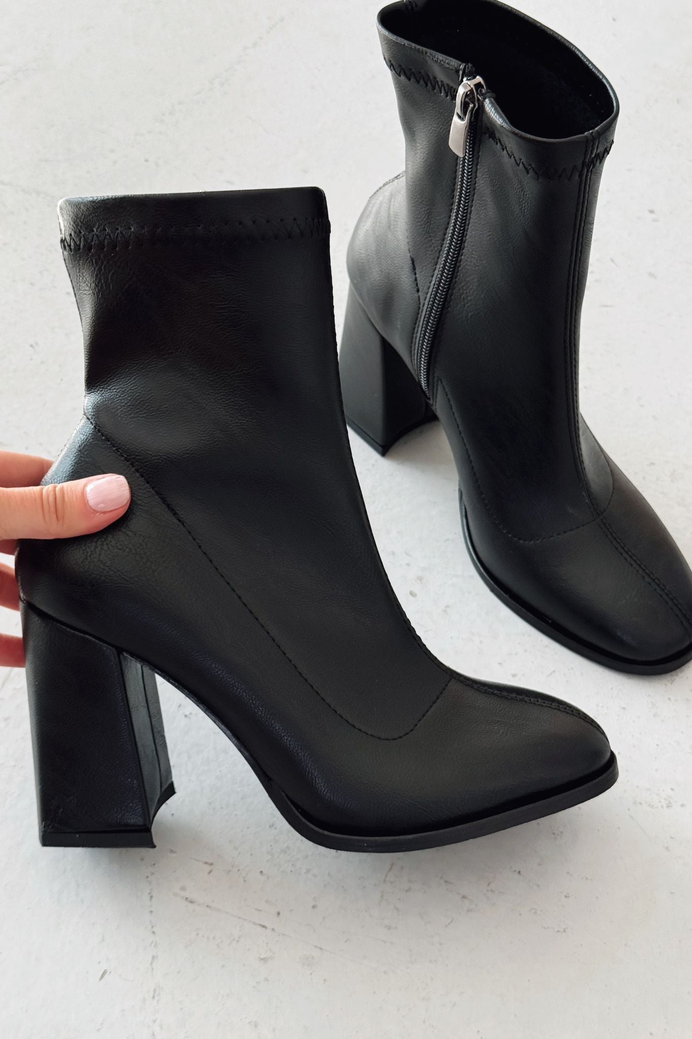 Senra Kadın Topuklu Streç Bot Siyah Mat Deri - ILOVESHOES