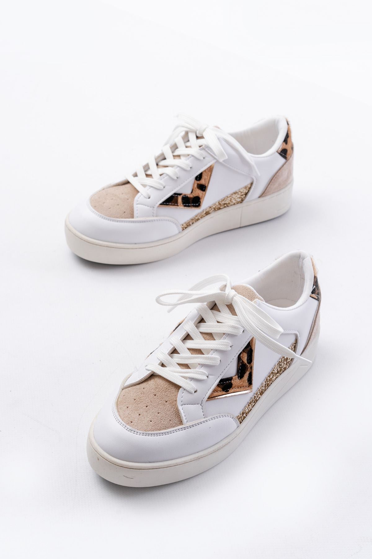 Dolina Mat Deri Beyaz Leo Desenli Kadın Spor Ayakkabı - ILOVESHOES