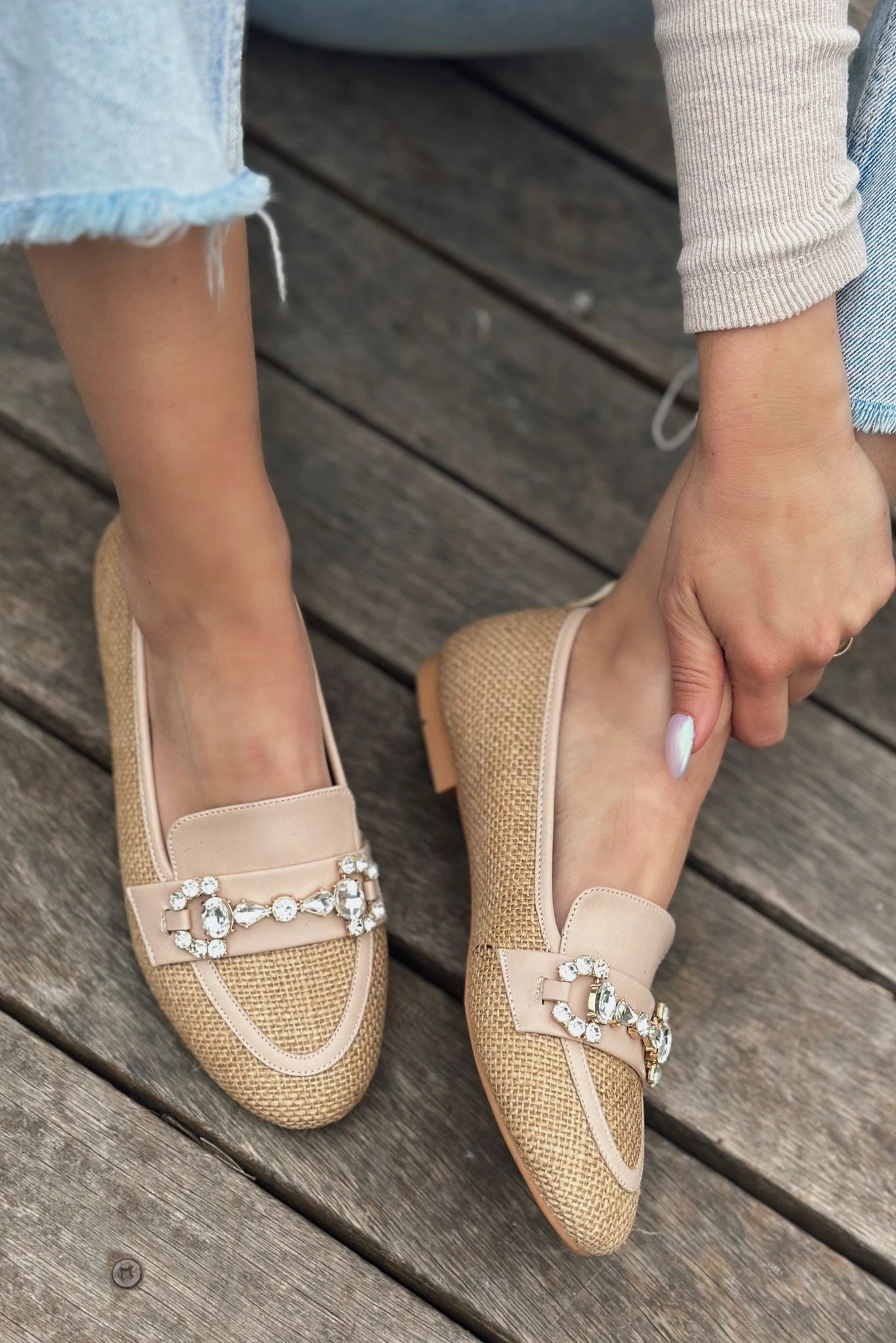 Pore Hasır Taş Detaylı Kadın Loafer Bej