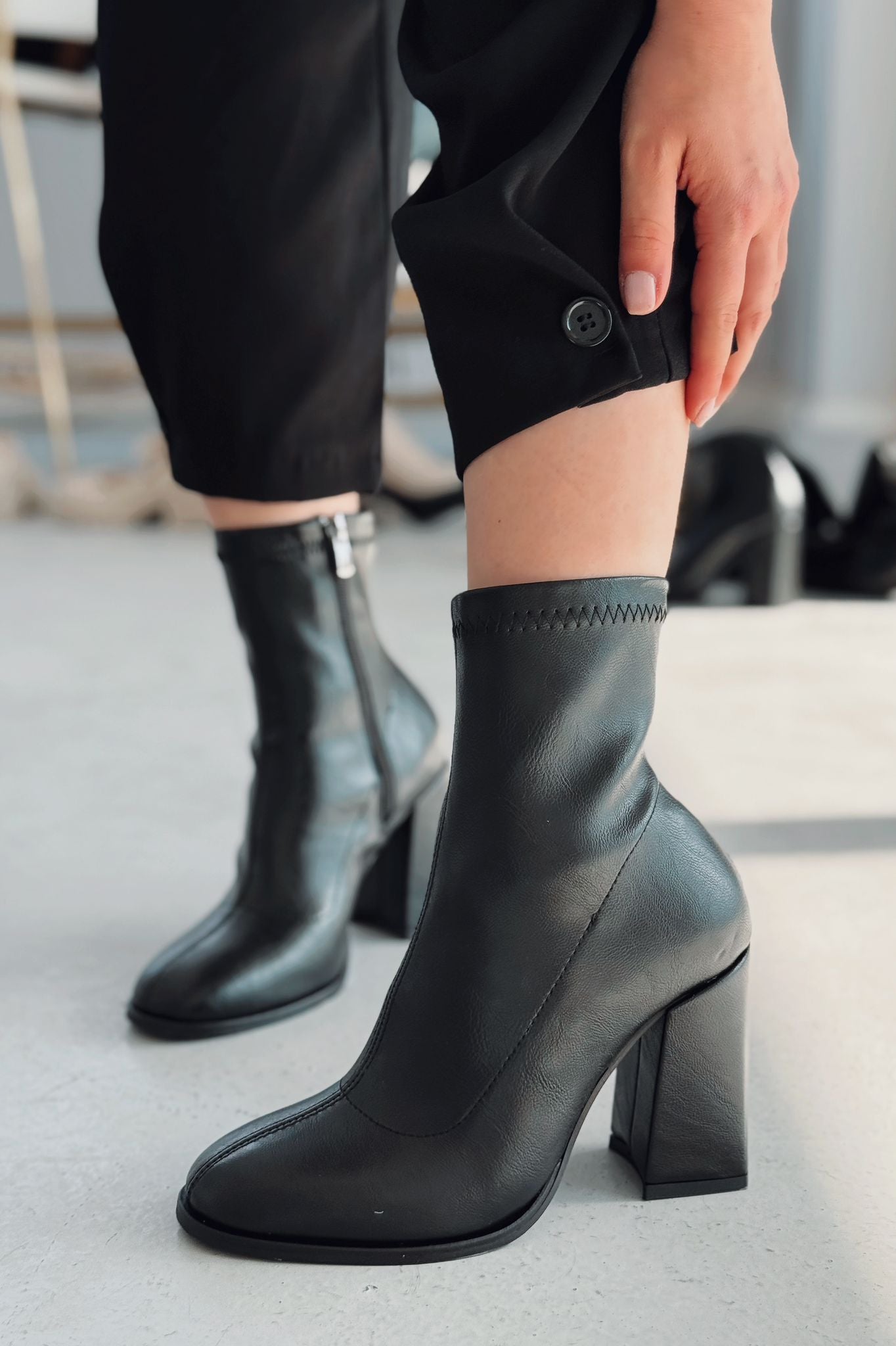 Senra Kadın Topuklu Streç Bot Siyah Mat Deri - ILOVESHOES