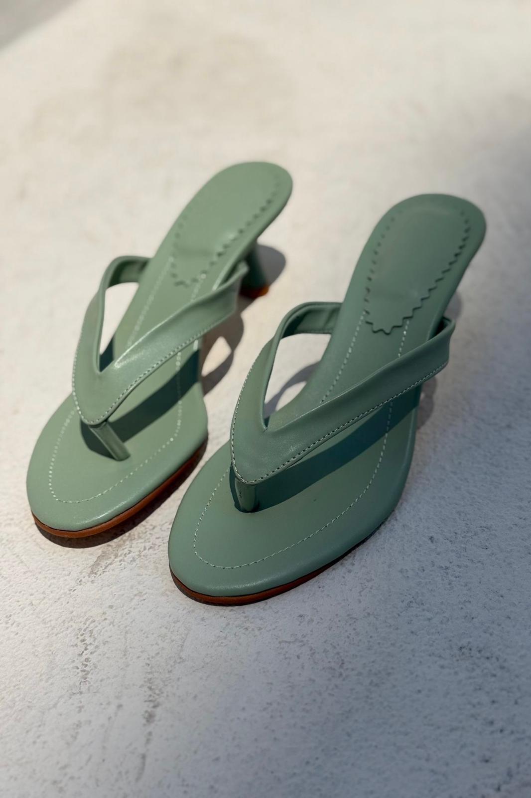 Ponya Mat Deri Su Yeşili Parmak Arası Topuklu Terlik - ILOVESHOES