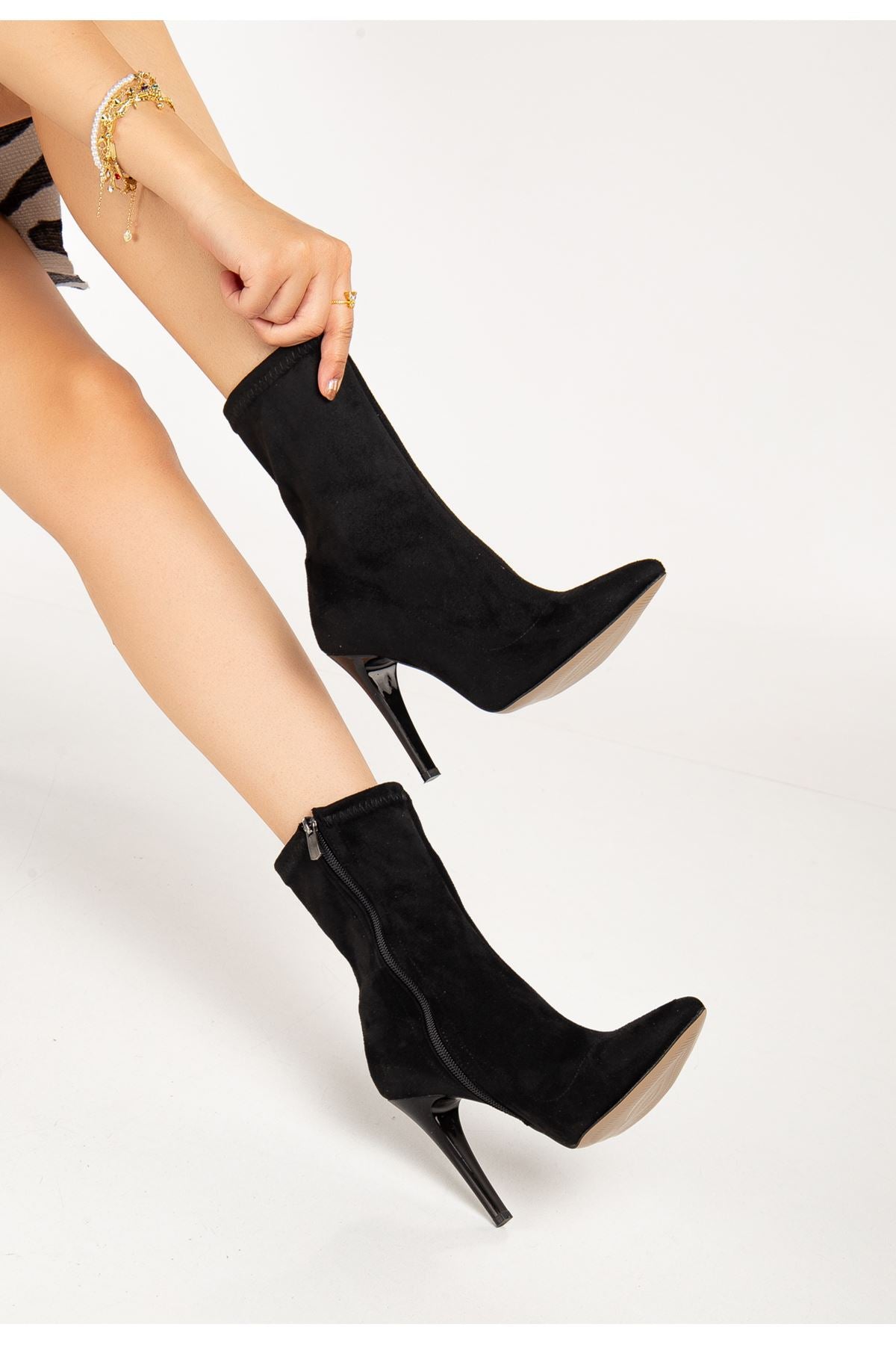 Felvix Siyah Süet Yüksek İnce Topuklu Fermuarlı Kadın Bot