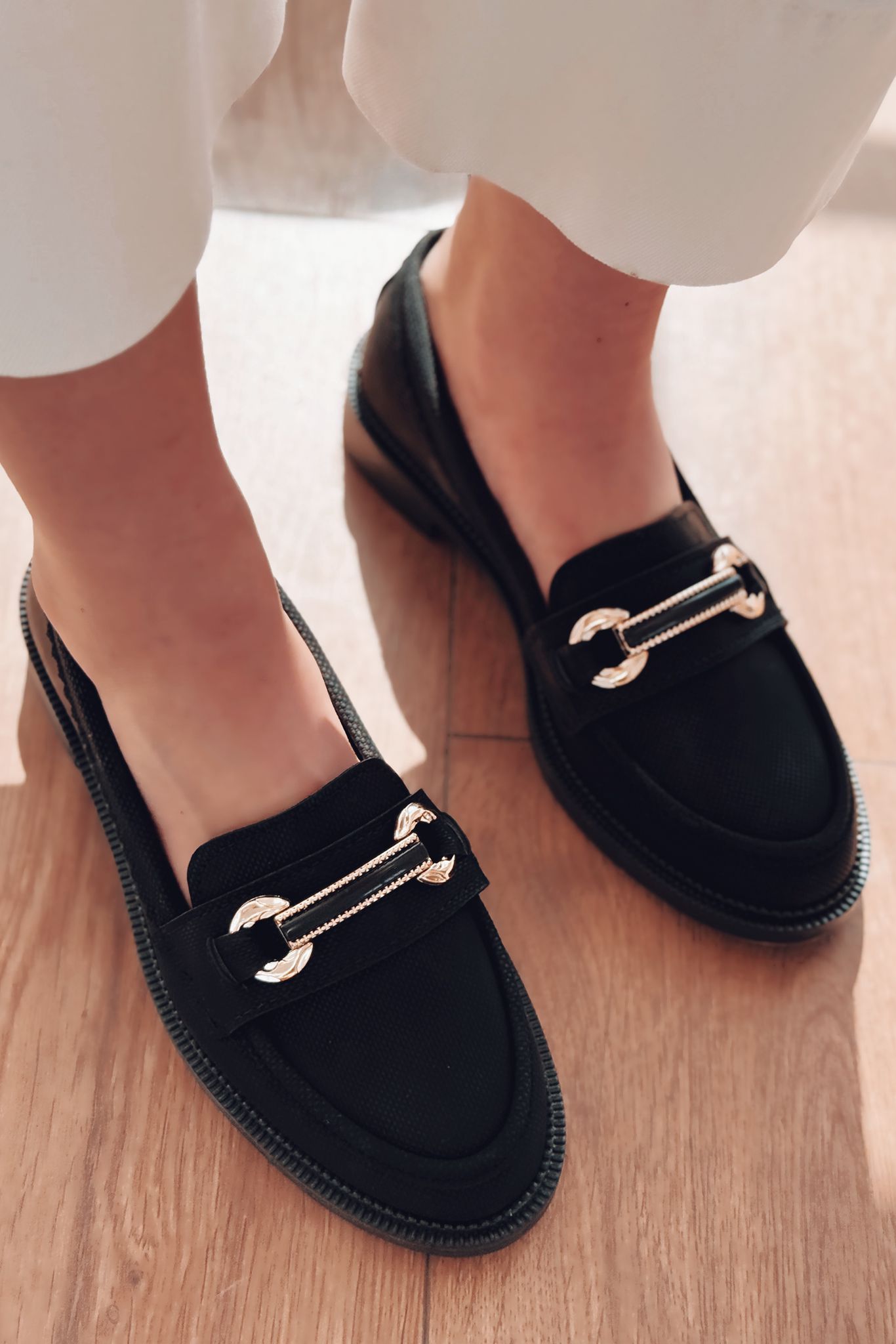 Duvra Nubuk Siyah Gold Toka Detaylı Kadın Loafer - ILOVESHOES