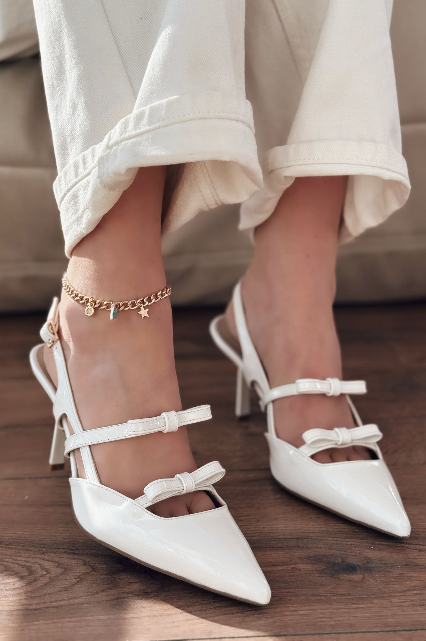 Montra Rugan Fiyonk Detaylı Beyaz Stiletto - ILOVESHOES