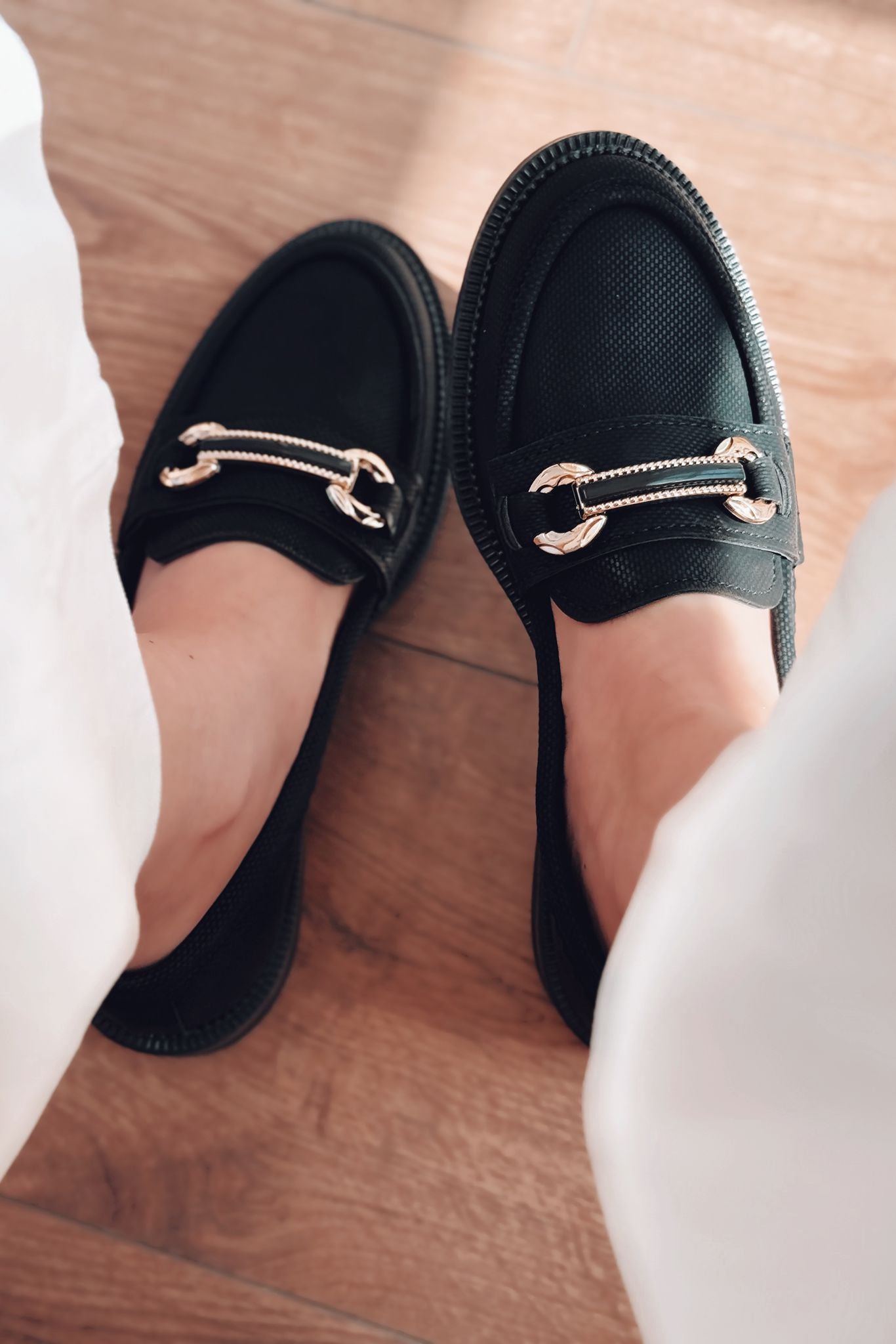 Duvra Nubuk Siyah Gold Toka Detaylı Kadın Loafer - ILOVESHOES