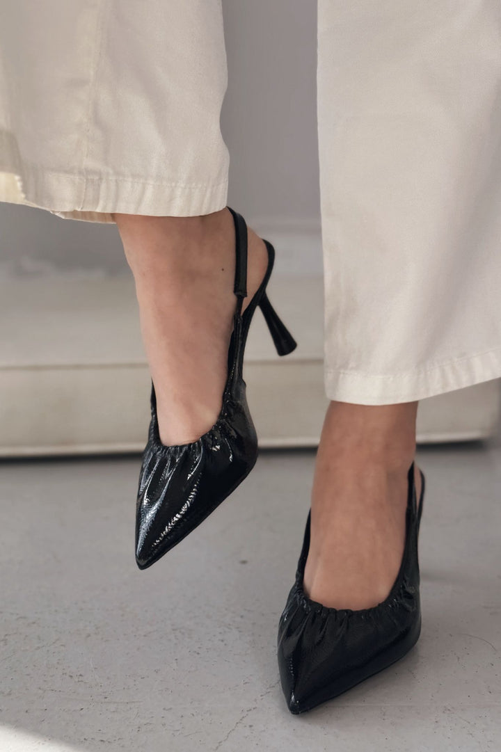 Naline Kırışık Rugan Siyah Kadın Ayakkabı - ILOVESHOES