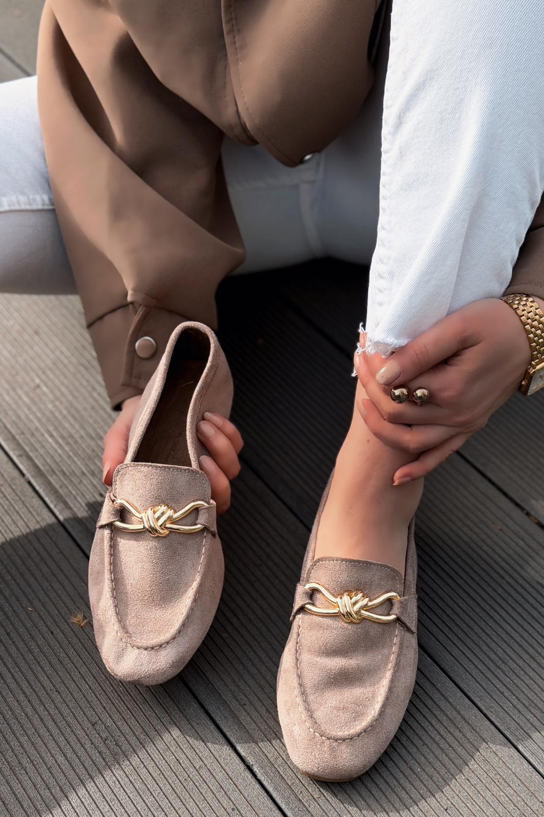 Avelis Kadın Loafer Bej Süet Fiyonk Detaylı - ILOVESHOES