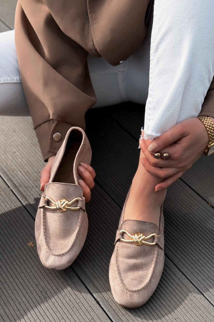 Avelis Kadın Loafer Bej Süet Fiyonk Detaylı - ILOVESHOES