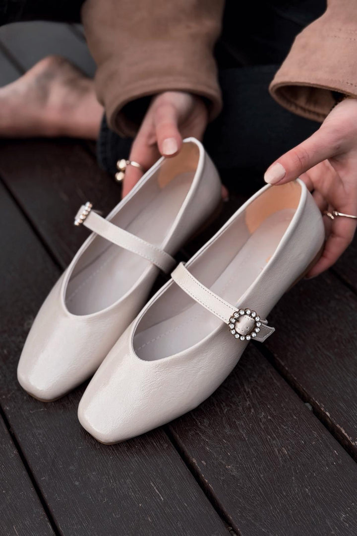 Selia Kadın Babet Bej Kırışık Rugan - ILOVESHOES