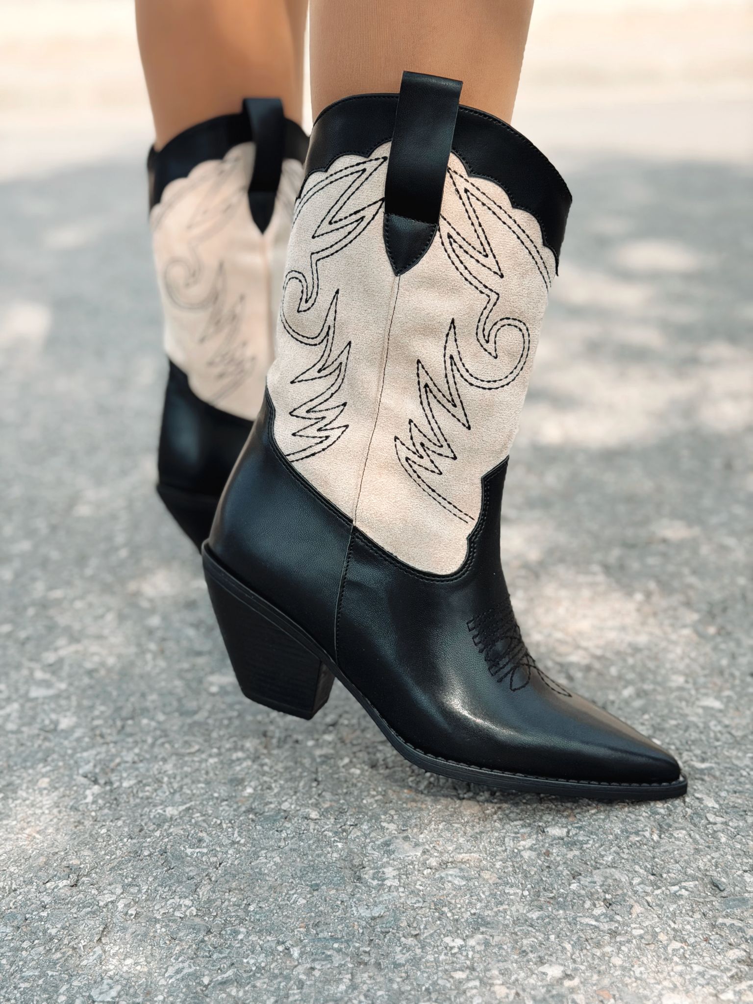 Marnel Kadın Kovboy Çizme Bej Nakışlı - ILOVESHOES