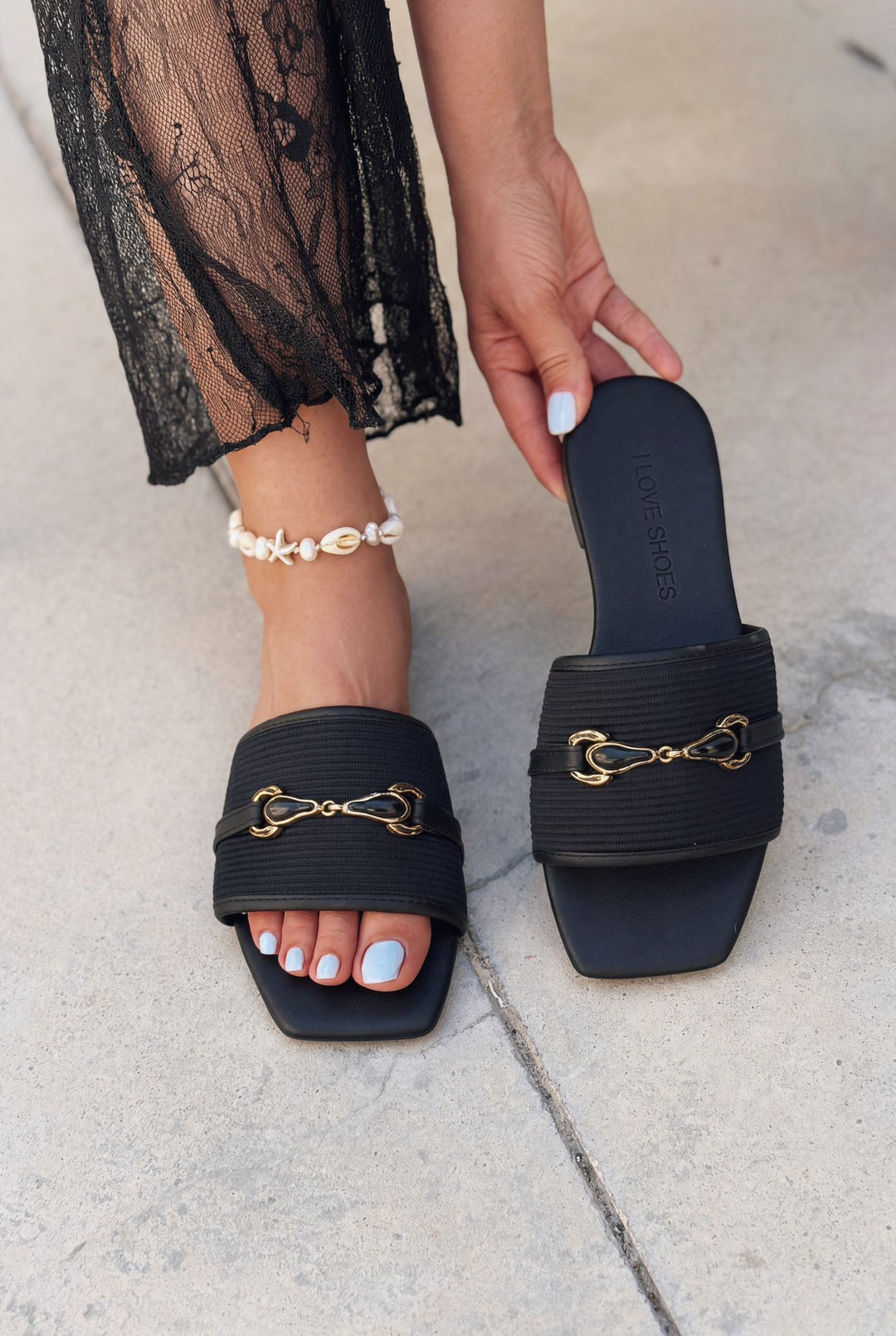 Velviro Siyah Mat Deri Kadın Terlik - ILOVESHOES
