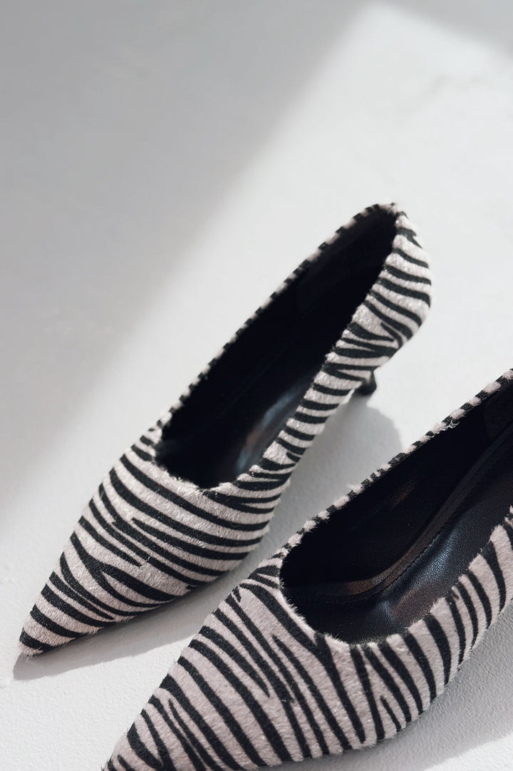 Molven Stiletto Gri Tay Tüyü - ILOVESHOES