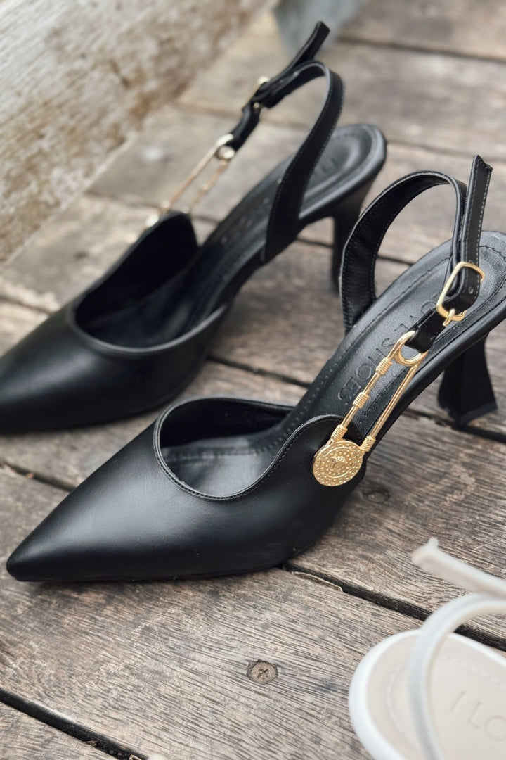 Relvor Mat Deri Siyah Toka Detaylı Stiletto