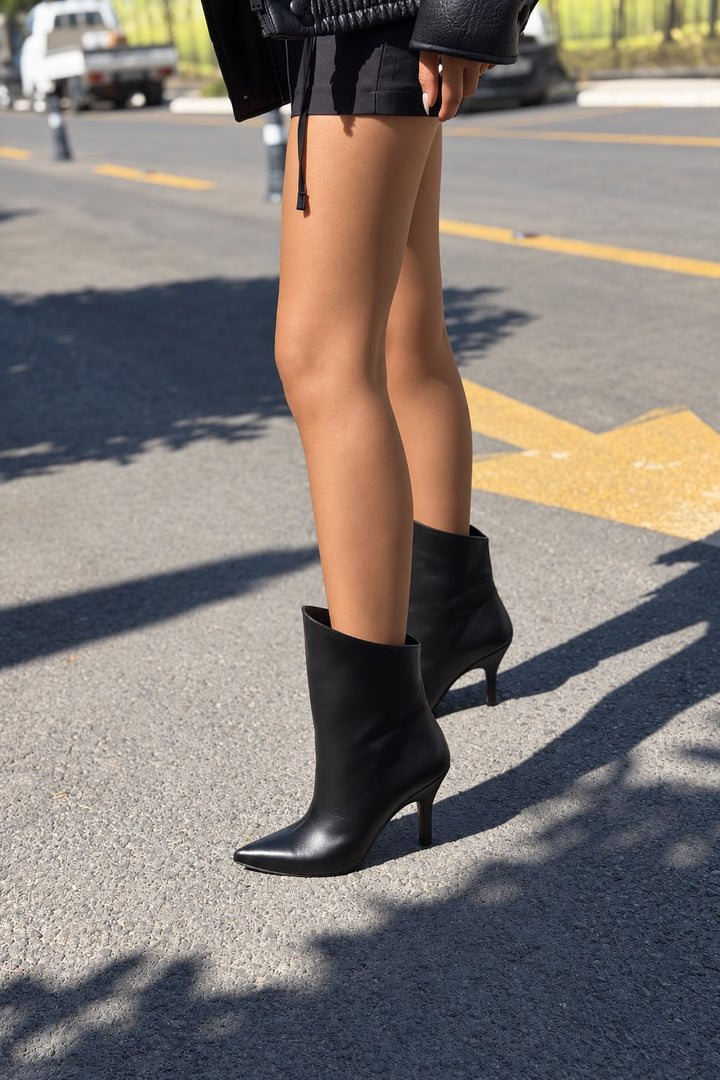 Alwens Siyah Mat Deri Kadın Topuklu Bot - ILOVESHOES