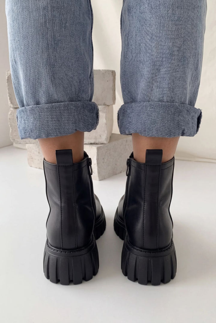 Velarise Kadın Bot Siyah Mat Deri - ILOVESHOES