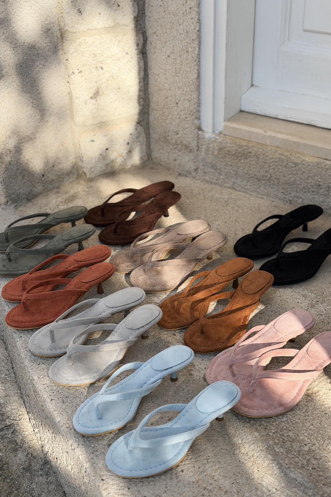 Arlene Topuklu Parmak Arası Terlik Haki Süet - ILOVESHOES