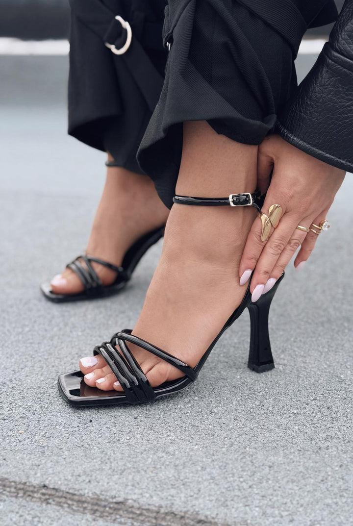 Velisse Siyah Rugan Kadın Topuklu Sandalet - ILOVESHOES