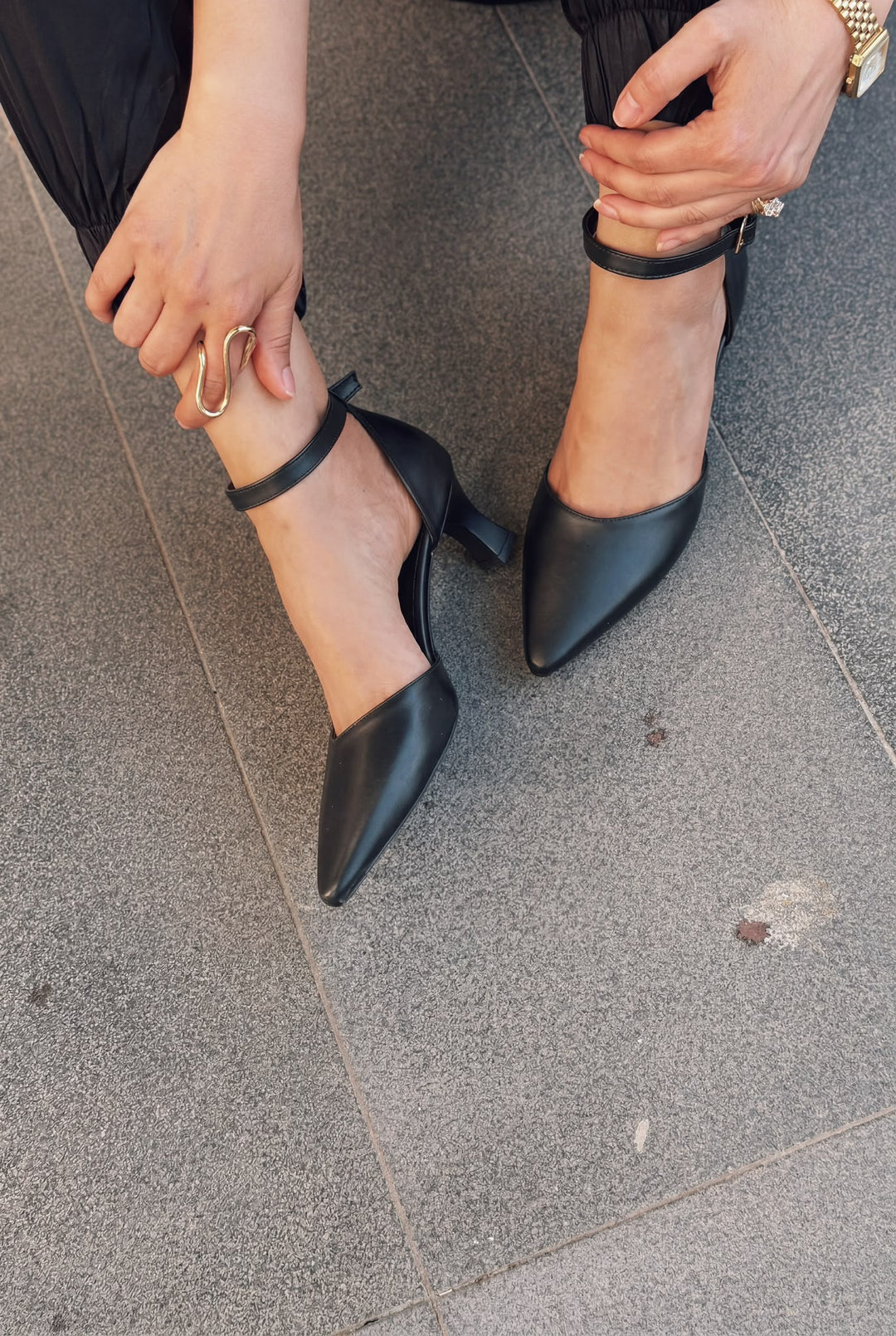 Arlin Siyah Mat Deri Kadın Stiletto