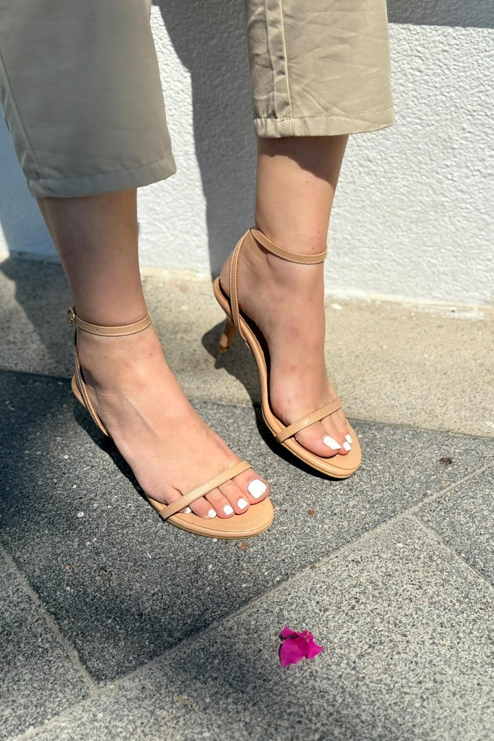Colva Mat Deri Nude Tek Bant Topuklu Ayakkabı - ILOVESHOES