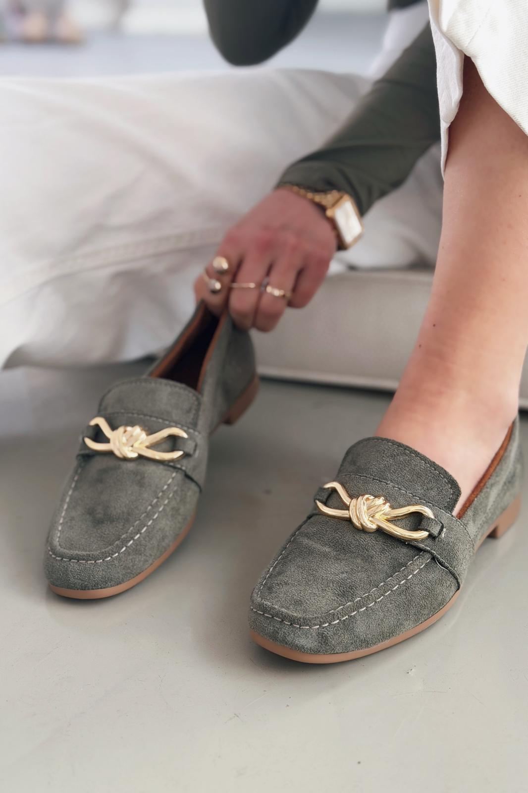 Avelis Kadın Loafer Haki Süet Fiyonk Detaylı - ILOVESHOES