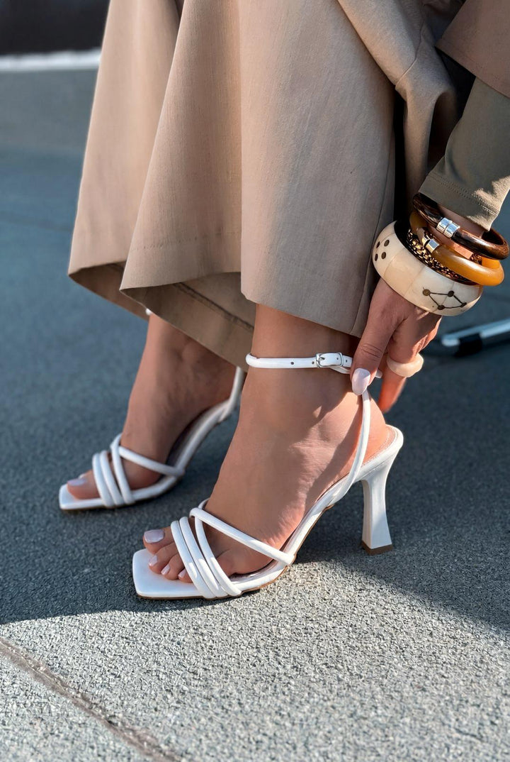 Velisse Beyaz Rugan Kadın Topuklu Sandalet - ILOVESHOES