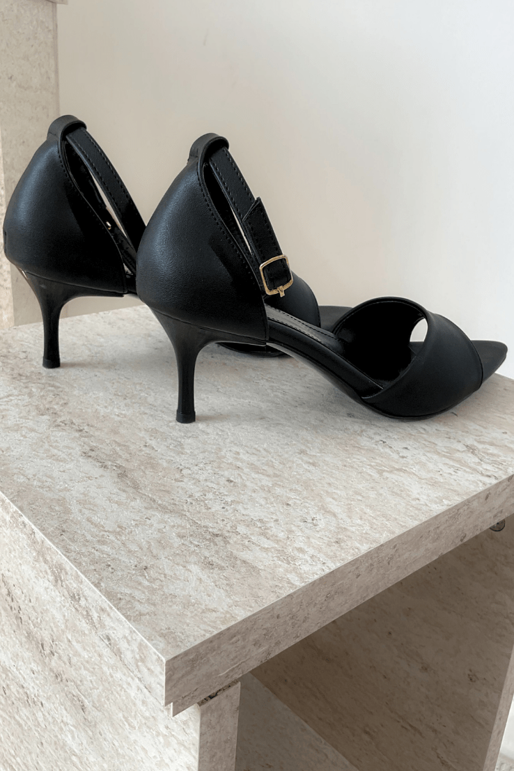 Roswed Mat Deri Toka Detaylı Sandalet Siyah - ILOVESHOES