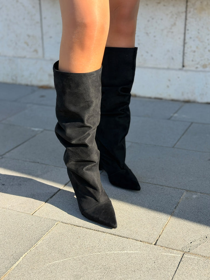 Arenia Siyah Süet Kadın Dolgu Topuklu Çizme - ILOVESHOES
