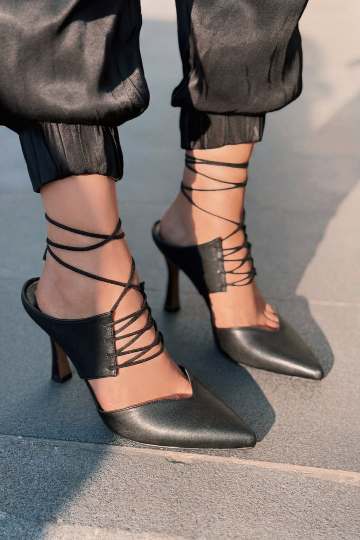 Aria Siyah Mat Deri Kadın Stiletto