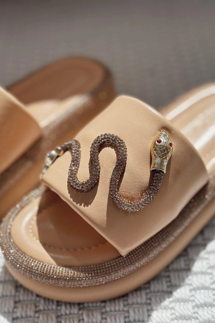 Nokest Mat Deri Taş Detaylı Kadın Terlik Nude - ILOVESHOES