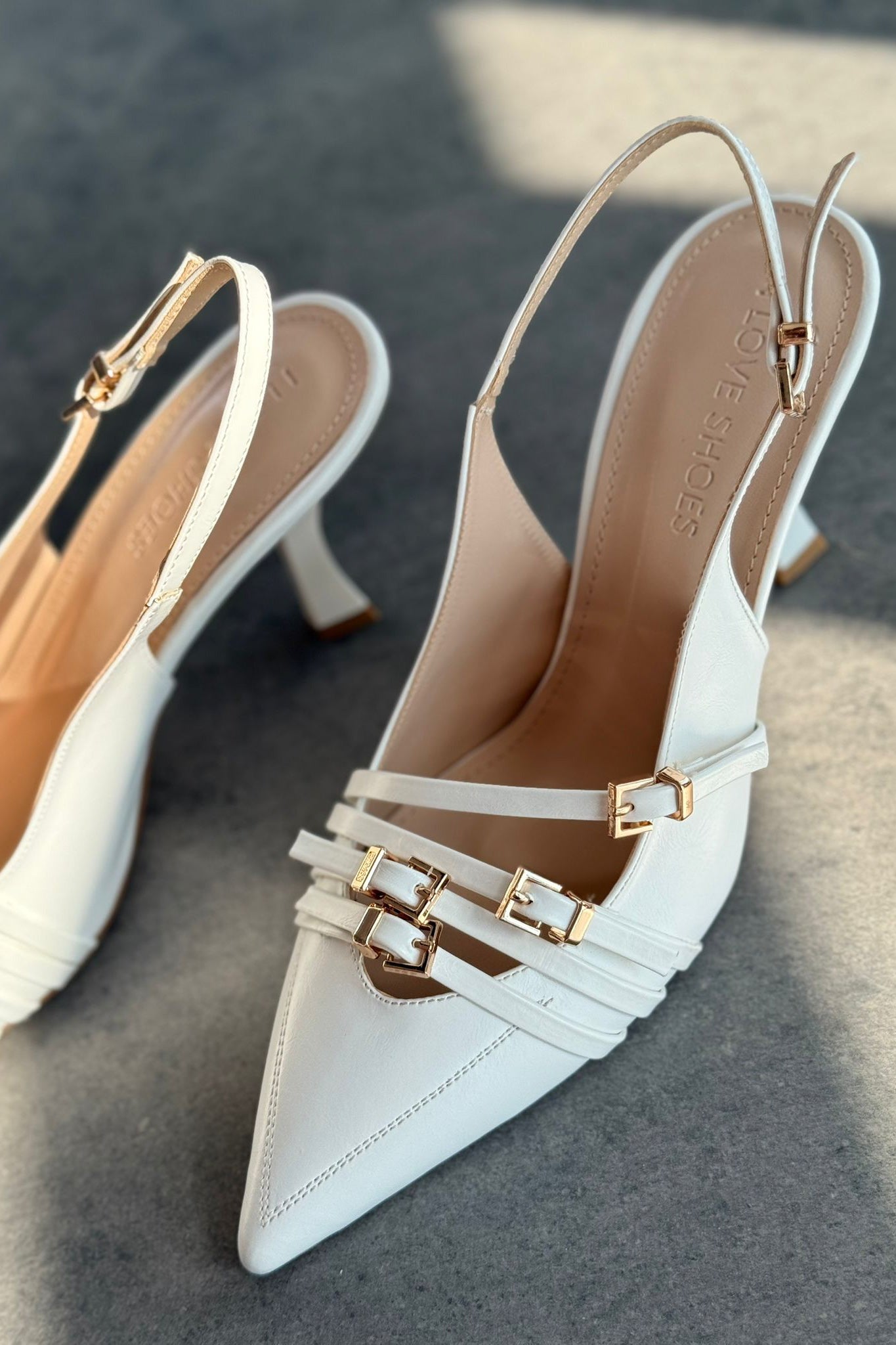 Veloro Mat Deri Toka Detaylı Beyaz Stiletto