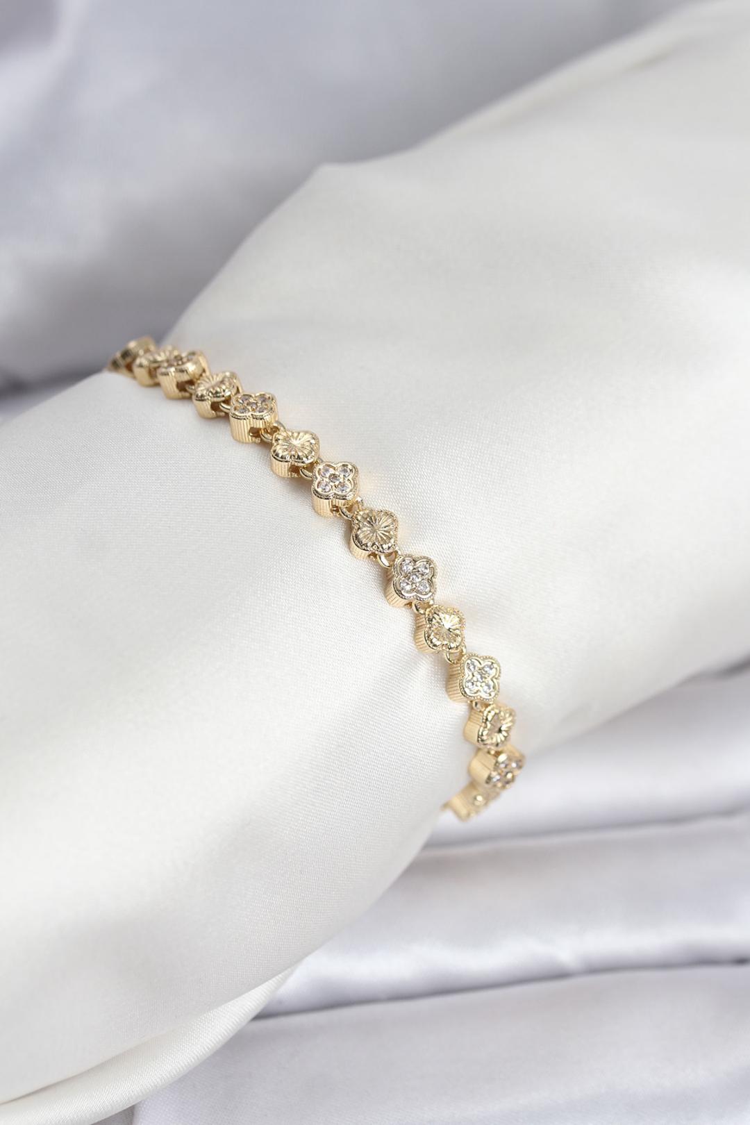 ILS - 1106 Kadın Bileklik Gold Pirinç Sıralı Yonca Zirkon Taşlı - ILOVESHOES