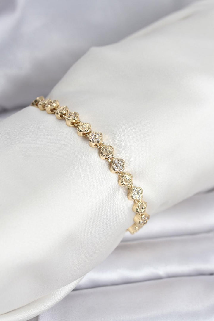 ILS - 1106 Kadın Bileklik Gold Pirinç Sıralı Yonca Zirkon Taşlı - ILOVESHOES