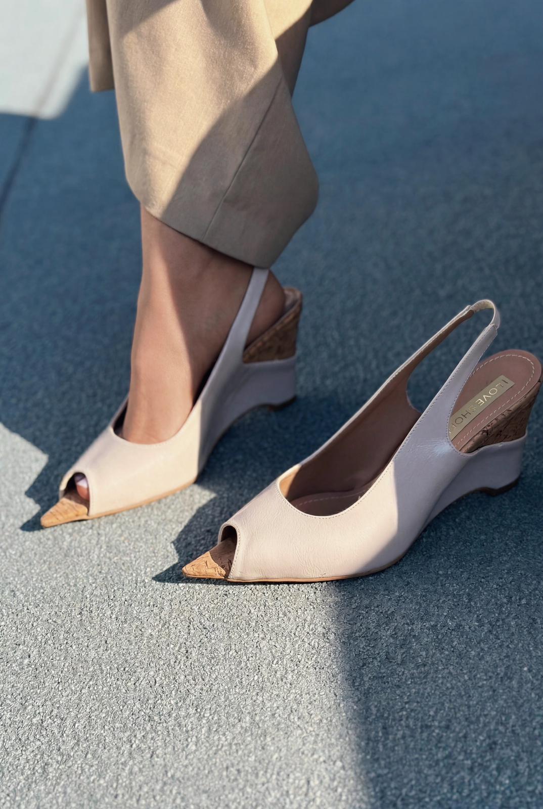 Nerov Bej Kırışık Deri Kadın Dolgu Topuklu Sandalet - ILOVESHOES