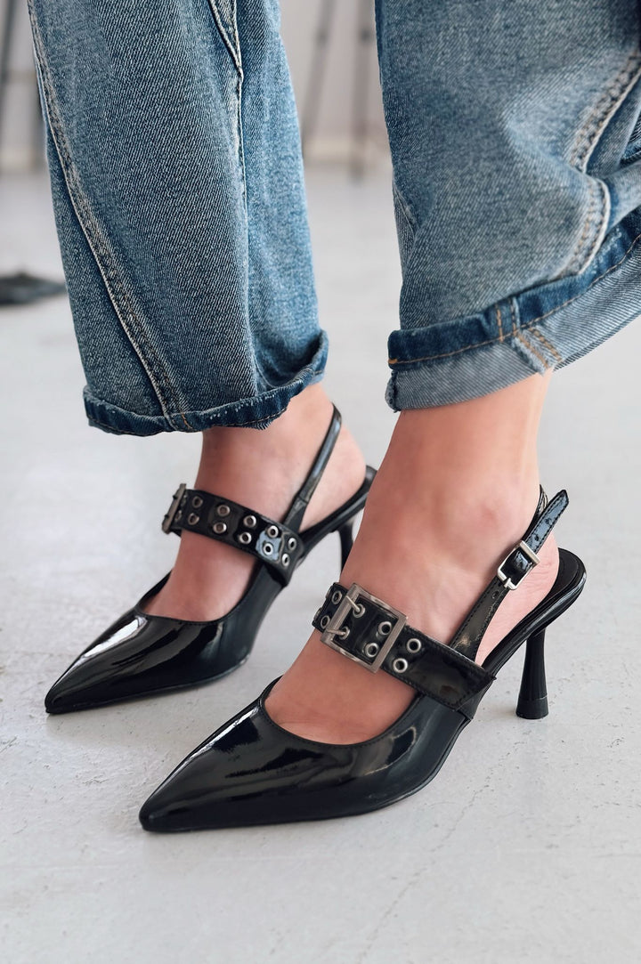 Benor Rugan Siyah Toka Detaylı Stiletto