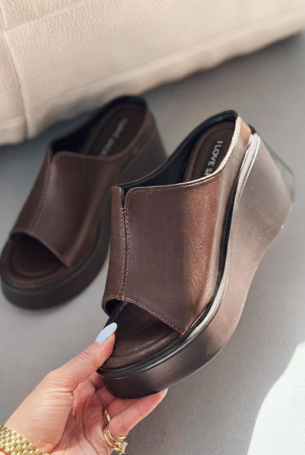 Torvyn Acıkahve Mat Deri Kadın Dolgu Topuklu Terlik - ILOVESHOES