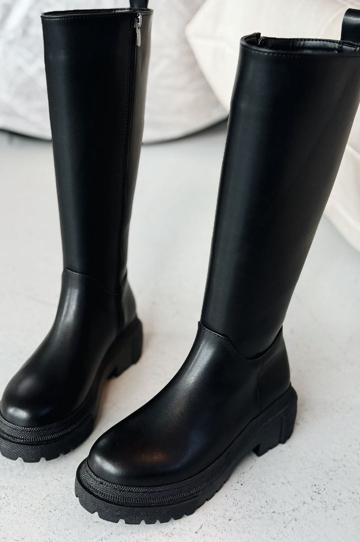 Vynor Siyah Fermuarlı Günlük Kadın Çizme