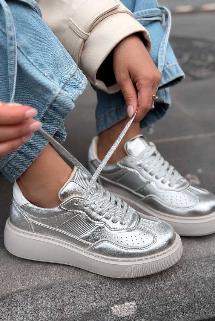 Larisa Kadın Spor Ayakkabı Gümüş Parlak Deri - ILOVESHOES